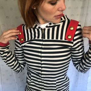 BLACK AND WHITE ZIP UP HOODIE